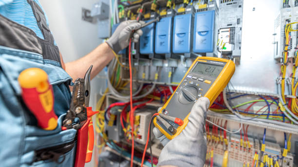 Best Local Electrician Companies  in Clive, IA